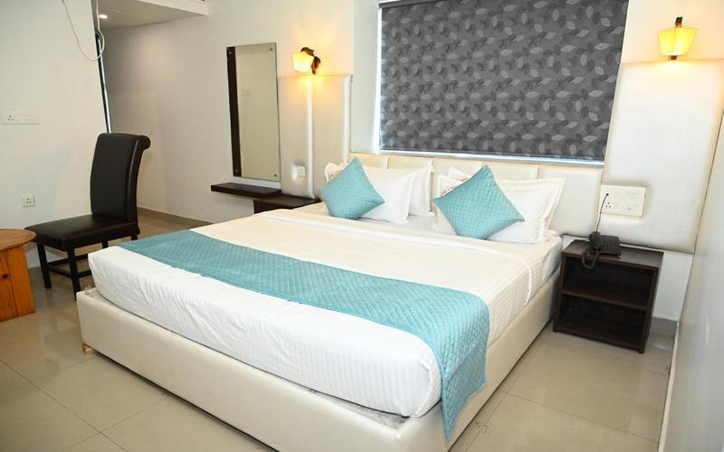 Hotel V Pride Comfort Visakhapatnam Esterno foto