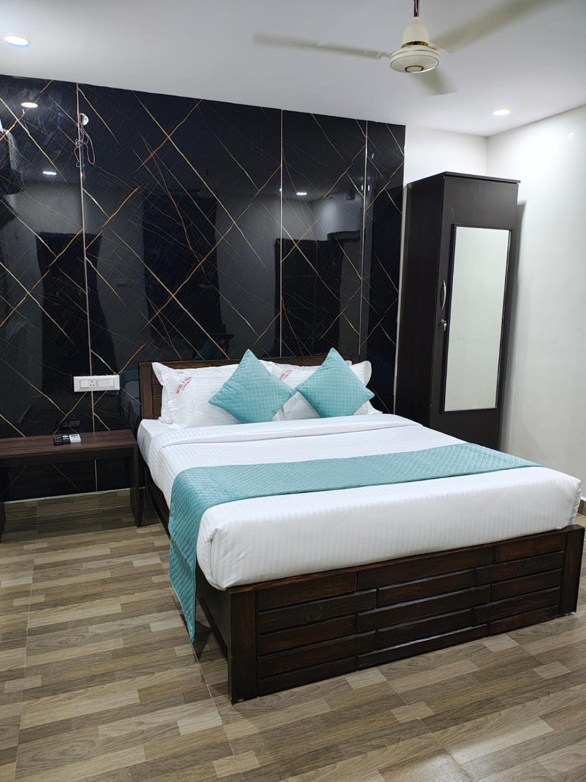 Hotel V Pride Comfort Visakhapatnam Esterno foto