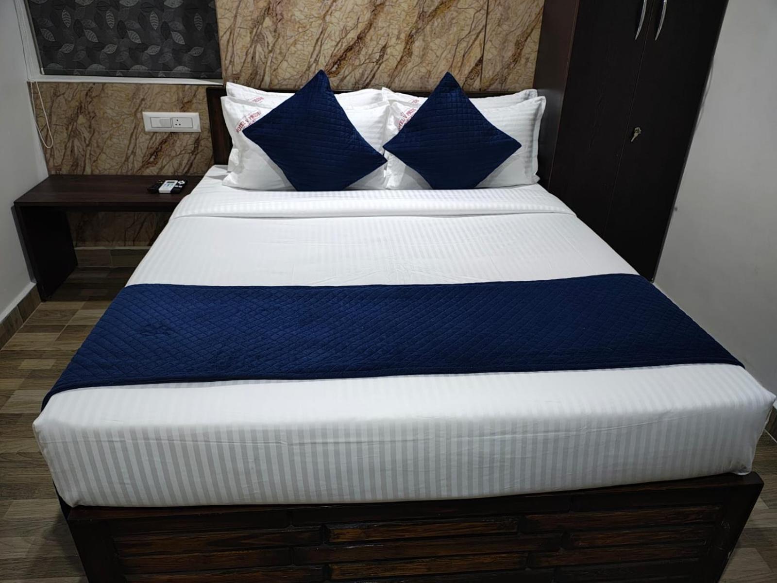 Hotel V Pride Comfort Visakhapatnam Esterno foto