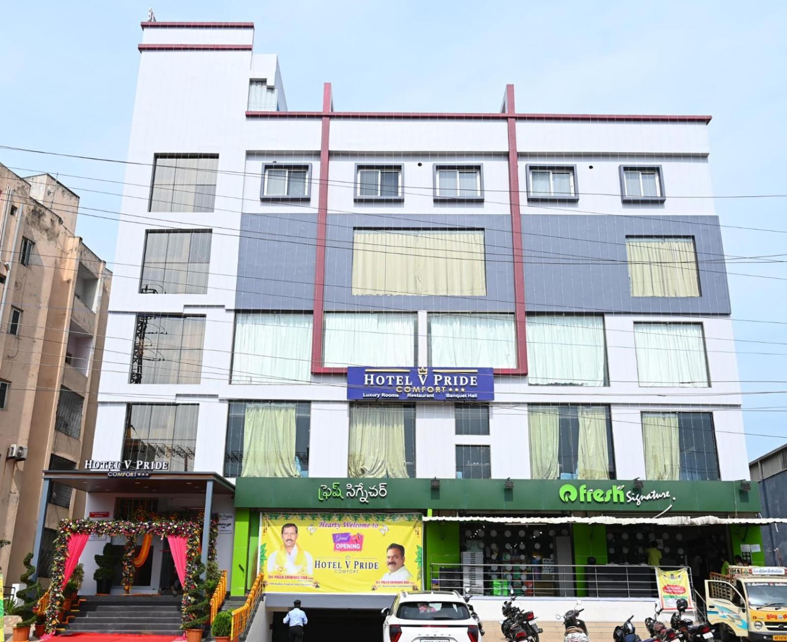 Hotel V Pride Comfort Visakhapatnam Esterno foto